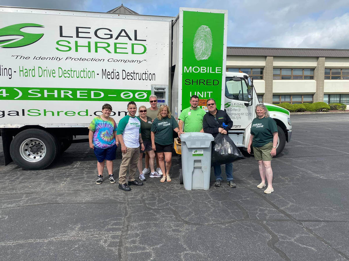 WALDEN SAVINGS BANK HOLDS FREE COMMUNITY SHRED DAY 