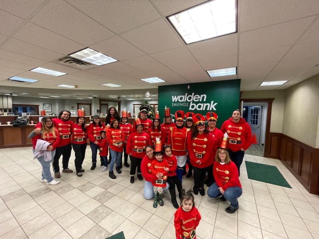 Walden Savings Bank Participates in Washingtonville Christmas Parade 